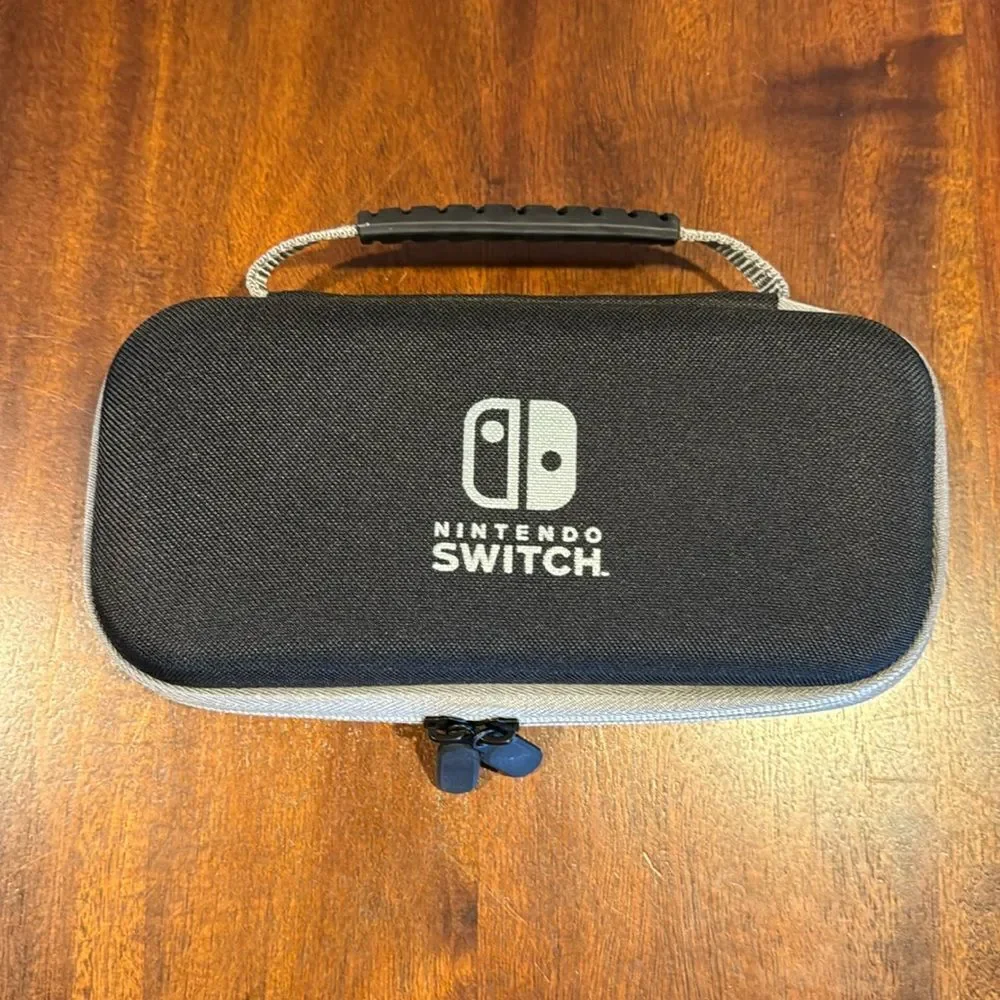 Nintendo Switch Case - Picture 1 of 4